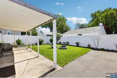 433 Fern Avenue, Lyndhurst Township, NJ 07071 - Photo 23