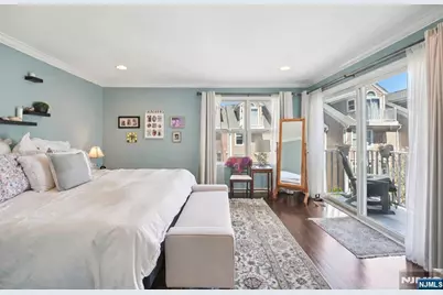428 Newburgh Court 428 #428, West New York, NJ 07093 - Photo 17