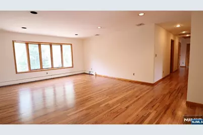 206 New York Avenue 2 #2, Fort Lee, NJ 07024 - Photo 3