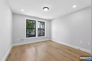 9 Cole St, Bergenfield, NJ 07621 - Photo 41