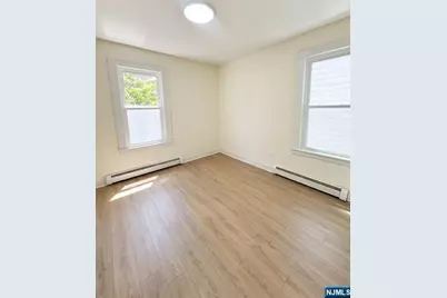 186 Isabella Avenue 1st Floor Ap #1st floor Ap, Irvington, NJ 07111 - Photo 5