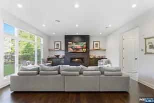 29 Roslyn Ave, Englewood Cliffs, NJ 07632 - Photo 15