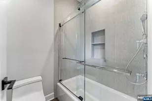 29 Roslyn Ave, Englewood Cliffs, NJ 07632 - Photo 33