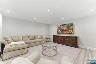 29 Roslyn Ave, Englewood Cliffs, NJ 07632 - Photo 37