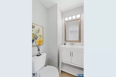2480 6th Street A #A, Fort Lee, NJ 07024 - Photo 9