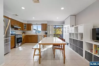 2480 6th Street A #A, Fort Lee, NJ 07024 - Photo 7
