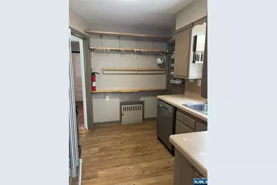 10-16 Burbank Street, Fair Lawn, NJ 07410 - Photo 27