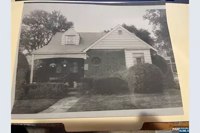 10-16 Burbank Street, Fair Lawn, NJ 07410 - Photo 3