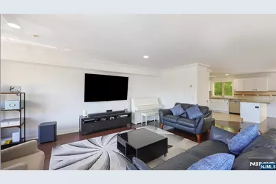 1625 Paterson Plank Road 10 #10, Secaucus, NJ 07094 - Photo 7