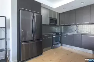 2 2nd Street 1207, Jersey City, NJ 07302 - Photo 3