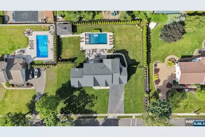42 Saratoga Drive, Oakland, NJ 07436 - Photo 13