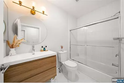 250 The Promenade, Edgewater, NJ 07020 - Photo 17