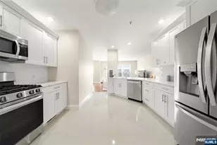 250 The Promenade, Edgewater, NJ 07020 - Photo 9