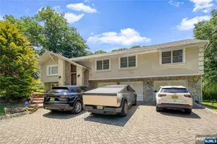 318 Briarcliff Ln, Paramus, NJ 07652 - Photo 1