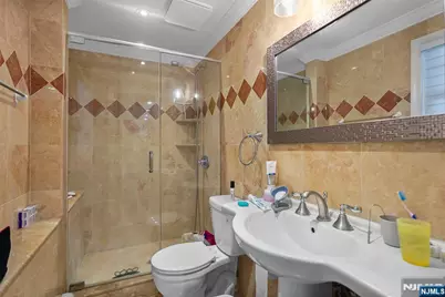 318 Briarcliff Lane, Paramus, NJ 07652 - Photo 29