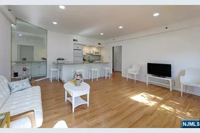 22 Engle Street R17 #R17, Englewood, NJ 07631 - Photo 23