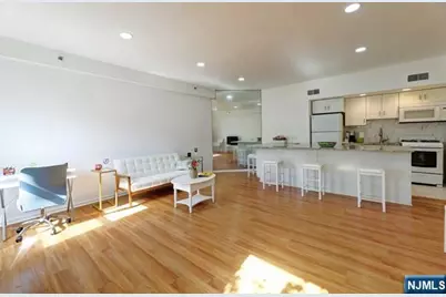 22 Engle Street R17 #R17, Englewood, NJ 07631 - Photo 9