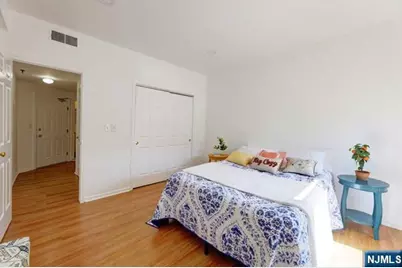 22 Engle Street R17 #R17, Englewood, NJ 07631 - Photo 11