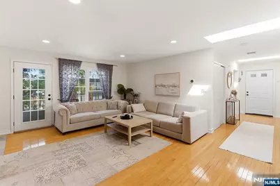 28 Garden Place 163 #163, Edgewater, NJ 07020 - Photo 5