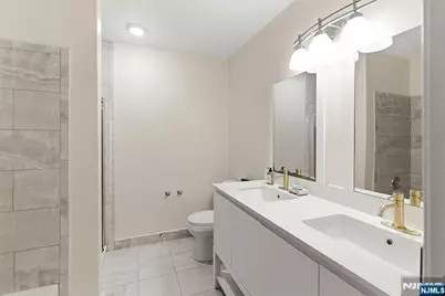 28 Garden Place 163 #163, Edgewater, NJ 07020 - Photo 9