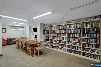 2077 Center Avenue 9E #9E, Fort Lee, NJ 07024 - Photo 17