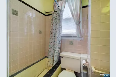 213 Kipp Avenue, Elmwood Park, NJ 07407 - Photo 15