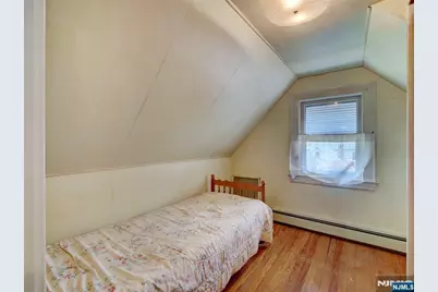 213 Kipp Avenue, Elmwood Park, NJ 07407 - Photo 13