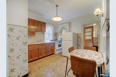 213 Kipp Avenue, Elmwood Park, NJ 07407 - Photo 9
