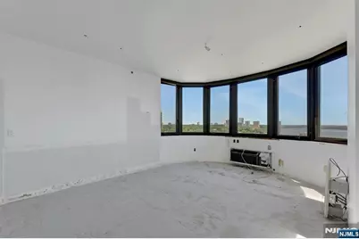 100 Carlyle 16 J/K N #16 J/K N, Cliffside Park, NJ 07010 - Photo 13