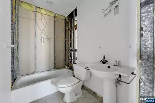 100 Carlyle 16 J/K N, Cliffside Park, NJ 07010 - Photo 37