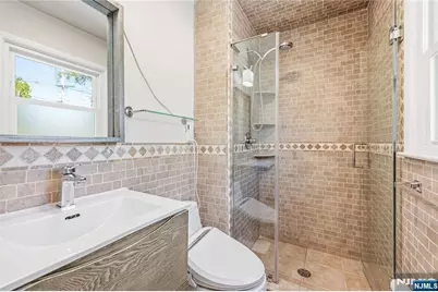 850 Edgewater Avenue, Ridgefield, NJ 07657 - Photo 15