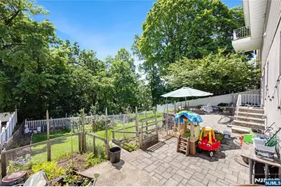 850 Edgewater Avenue, Ridgefield, NJ 07657 - Photo 29