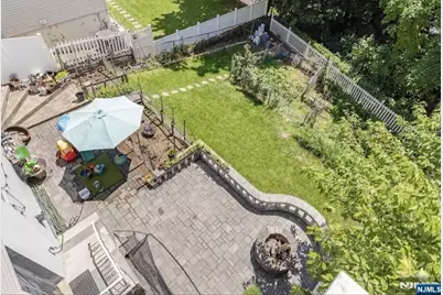 850 Edgewater Avenue, Ridgefield, NJ 07657 - Photo 33