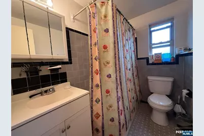 429 Plateau Avenue A #A, Fort Lee, NJ 07024 - Photo 5