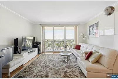 2000 Linwood Avenue 17X #17X, Fort Lee, NJ 07024 - Photo 9