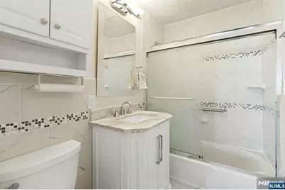 2000 Linwood Avenue 17X #17X, Fort Lee, NJ 07024 - Photo 17