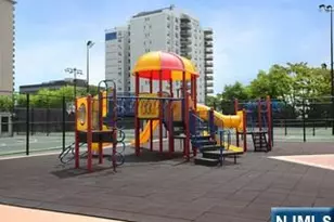 2000 Linwood Ave 9E, Fort Lee, NJ 07024 - Photo 17