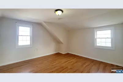 96 Westside Avenue, Bergenfield, NJ 07621 - Photo 9