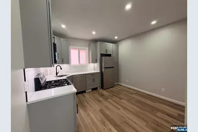 9 Van Nostrand Avenue, Jersey City, NJ 07305 - Photo 5