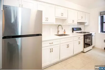 208 Anderson Street S2F #S2F, Hackensack, NJ 07601 - Photo 17