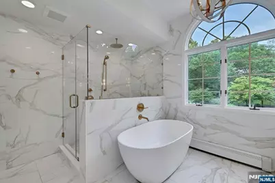 111 Hudson Avenue, Tenafly, NJ 07670 - Photo 19