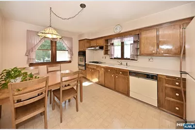 468 Bergen Avenue, Maywood, NJ 07607 - Photo 5