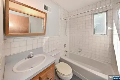 468 Bergen Avenue, Maywood, NJ 07607 - Photo 15