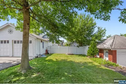 256 Raymond Street, Hasbrouck Heights, NJ 07604 - Photo 39