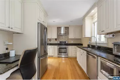 256 Raymond Street, Hasbrouck Heights, NJ 07604 - Photo 9