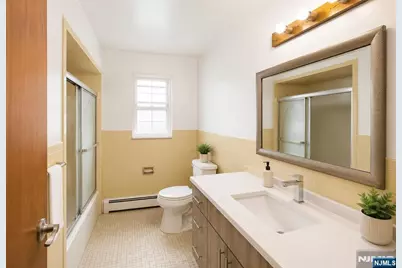 121 Edsall Avenue 2nd Floor #2nd Floor, Palisades Park, NJ 07650 - Photo 7