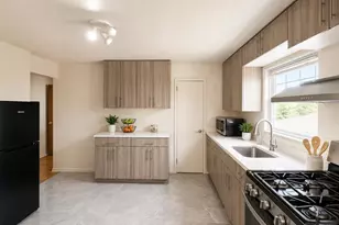 121 Edsall Ave 2nd Floor, Palisades Park, NJ 07650 - Photo 9
