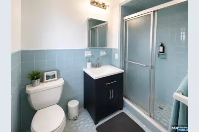 121 Edsall Avenue 2nd Floor #2nd Floor, Palisades Park, NJ 07650 - Photo 13