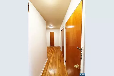 121 Edsall Avenue 2nd Floor #2nd Floor, Palisades Park, NJ 07650 - Photo 5