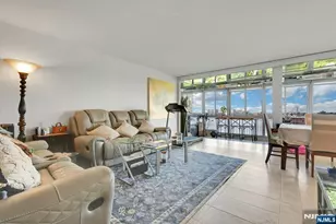 4 Horizon 805, Fort Lee, NJ 07024 - Photo 3